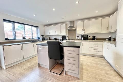 4 bedroom semi-detached house for sale, Howden Green, Howden Le Wear, Crook