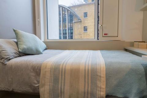 1 bedroom in a flat share to rent, Platinum En Suite at Vega, 6 Miles Street SW8