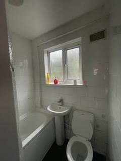 4 bedroom terraced house to rent, Crescent Road, Dagenham, RM10