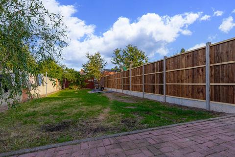 3 bedroom semi-detached house for sale, Norwood Road, Leicester