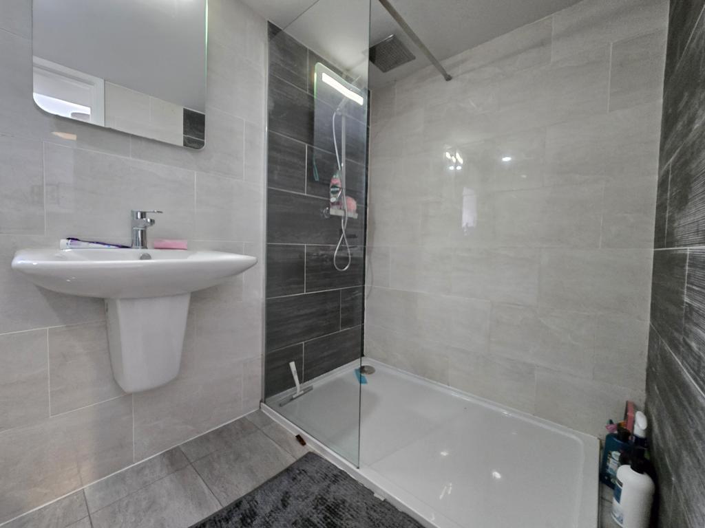 En Suite 1