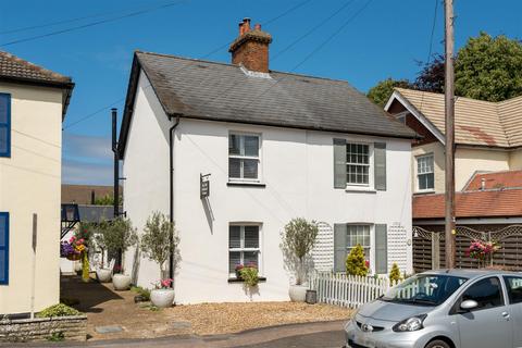 2 bedroom semi-detached house for sale, Diceland Road, Banstead