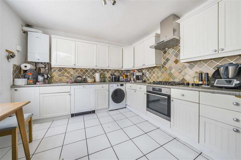 3 bedroom maisonette for sale, Frensham Drive, London