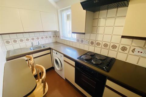 Studio for sale, Wheelwright Close, Bushey WD23