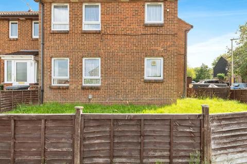 Studio for sale, Wheelwright Close, Bushey WD23