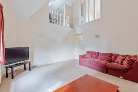 3 bedroom flat for sale, Barrowgate Road, Chiswick, London