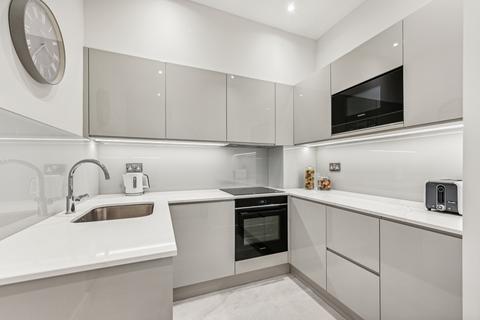 2 bedroom flat to rent, Fountain House, Park Street, London
