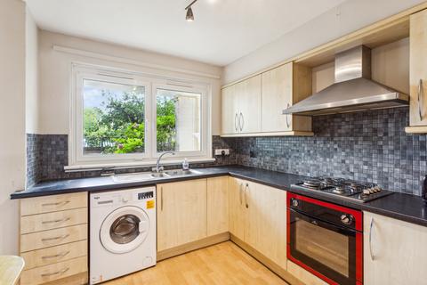 3 bedroom flat to rent, Ampthill Square, Camden, London