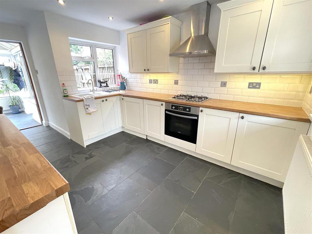 Open plan breakfast/dining kitchen