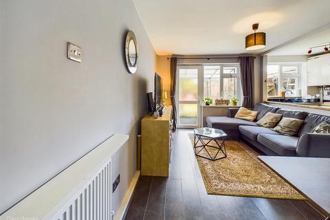 14 Gosforth Court, Nottingham, NG2 2JJ