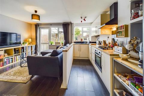 14 Gosforth Court, Nottingham, NG2 2JJ