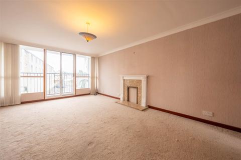 2 bedroom flat for sale, Muirton Place, Perth