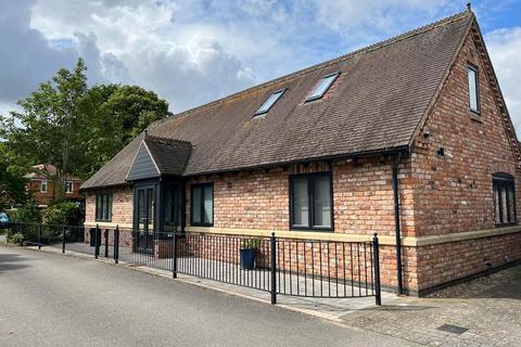 5 bedroom detached bungalow for sale, Drummond Grove, Collingham, Newark