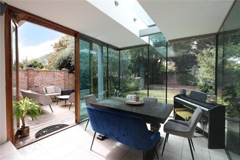 15 Ridgway Place, London, SW19 4EW