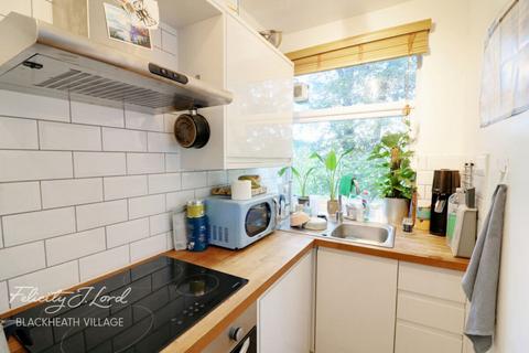 Studio for sale, Oakcroft Court, Liskeard Gardens, London, SE3