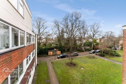 Studio for sale, Oakcroft Court, Liskeard Gardens, London, SE3