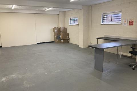 Industrial unit to rent, Sanders Road, Finedon Road Industrial Estate, Wellingborough, NN8