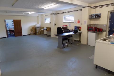 Industrial unit to rent, Sanders Road, Finedon Road Industrial Estate, Wellingborough, NN8