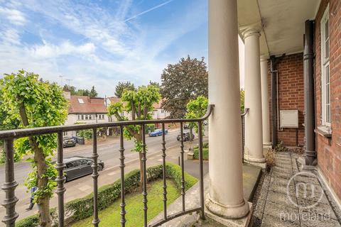 1 bedroom flat for sale, West Heath Court, London NW11