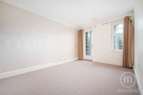 1 bedroom flat for sale, West Heath Court, London NW11