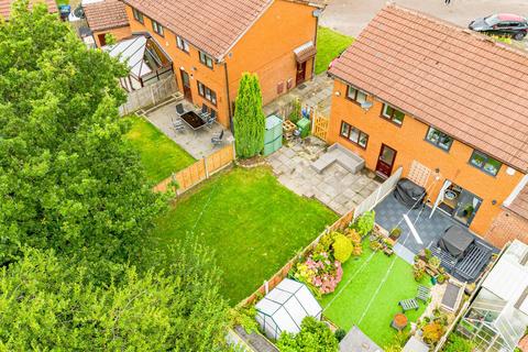 3 bedroom semi-detached house for sale, Montrose Close, Fearnhead, WA2