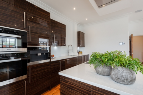 3 bedroom apartment to rent, London W6