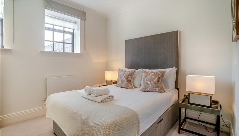 Apartment in London - View 5