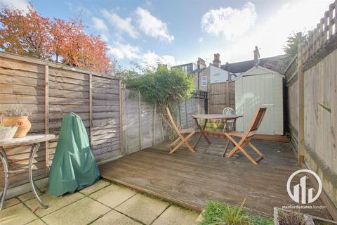 2 bedroom flat to rent, Leahurst Road, Hither Green, London, SE13