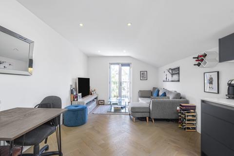 2 bedroom apartment for sale, Cornford Grove, London, SW12