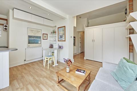 Studio for sale, Shepherd's Bush W12 W12