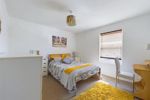 2 bedroom terraced house for sale, St. Kilda Parade, Gloucester