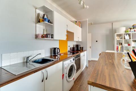 2 bedroom flat for sale, Kent Road, Southsea