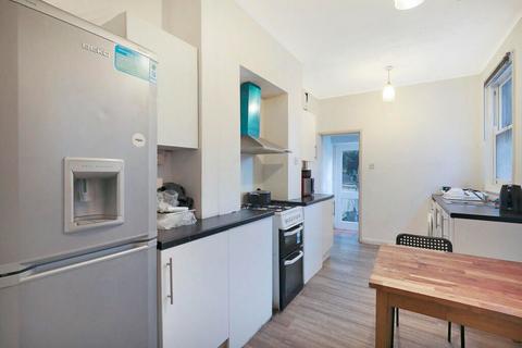 3 bedroom terraced house for sale, Lymington Avenue, London N22