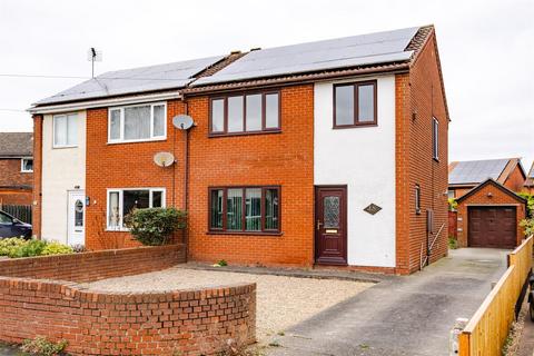 3 bedroom semi-detached house for sale, Manlake Avenue, Winterton