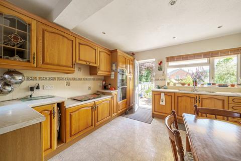 81 Broadacres, Guildford, GU3 3AY