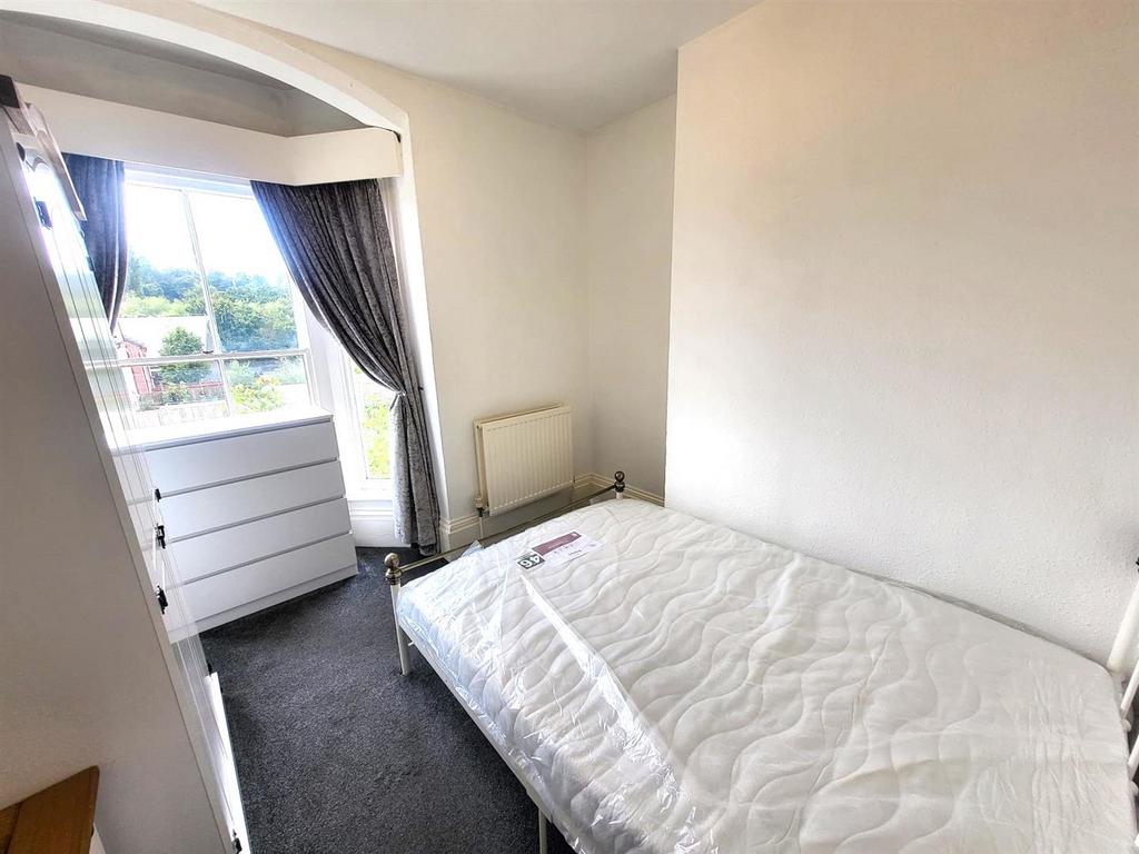 Bedroom Pic 2
