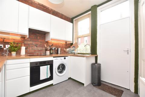 2 bedroom house for sale, Moorfield Avenue, Armley, Leeds