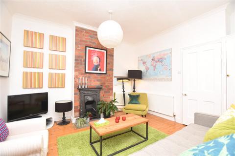 2 bedroom house for sale, Moorfield Avenue, Armley, Leeds