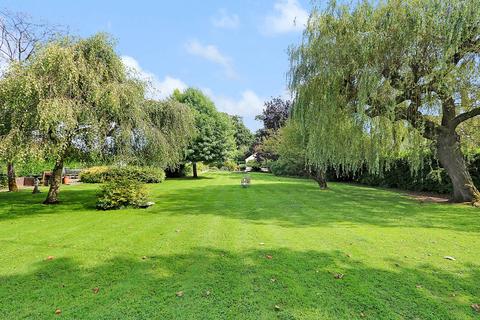 5 bedroom country house for sale, Edge of Pangbourne, Sulham lane, Sulham