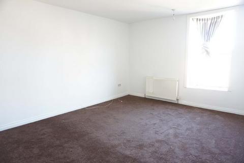 2 bedroom flat to rent, Dock Road, Tilbury RM18