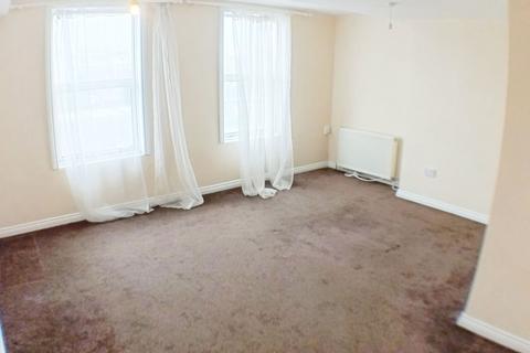 2 bedroom flat to rent, Dock Road, Tilbury RM18