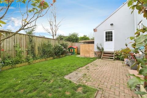 3 bedroom link detached house for sale, Woolbarn Lawn, Barnstaple