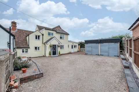 3 bedroom semi-detached house for sale, Doctors Hill, Bournheath, Bromsgrove, B61 9JE