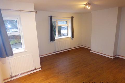 2 bedroom flat to rent, Chertsey Court