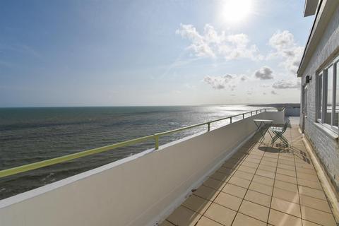 3 bedroom flat for sale, Marine Court, St. Leonards-On-Sea TN38