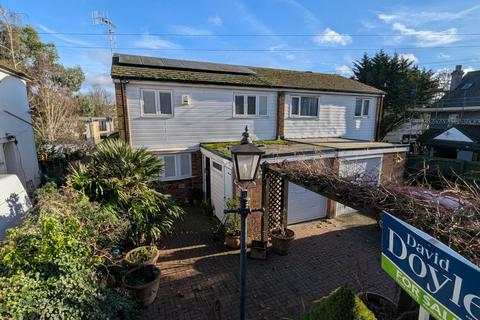 3 bedroom semi-detached house for sale, Park Road,Boxmoor