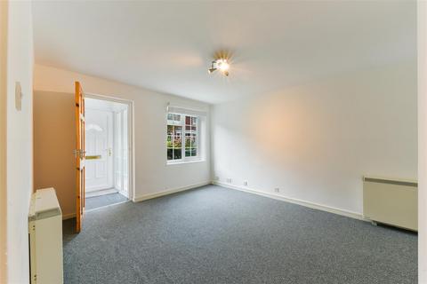 20 Delaporte Close, Epsom, KT17 4AF