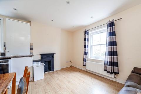 3 bedroom maisonette to rent, Hollingbourne Road, Herne Hill