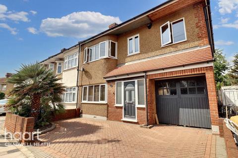 4 bedroom end of terrace house for sale, Jarrow Road, Romford