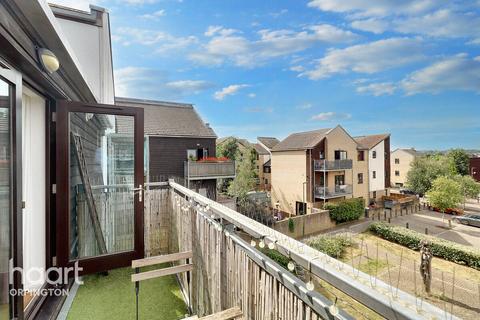 2 bedroom apartment for sale, Davis Way, Sidcup